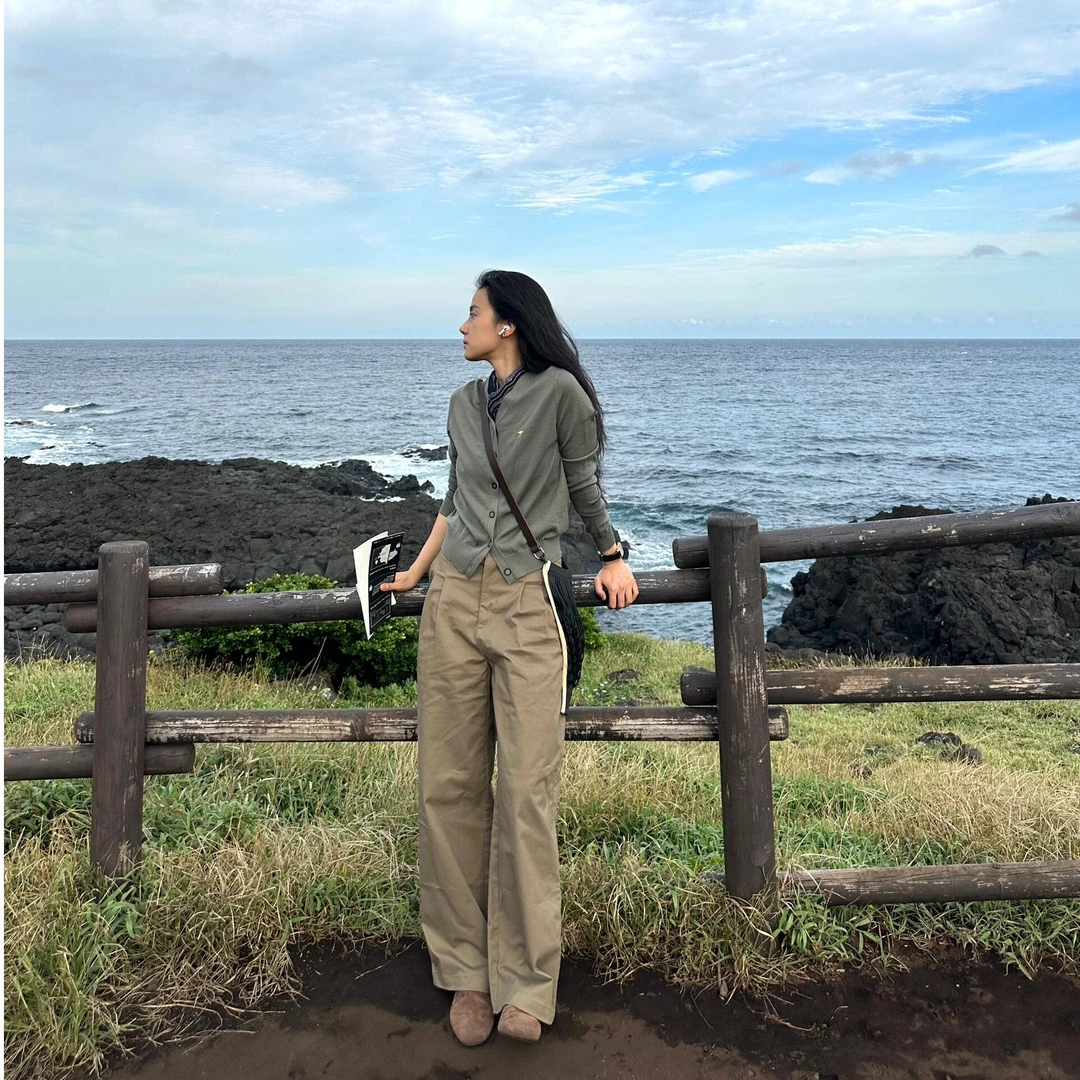 今年流行款好看新款早秋冬季休闲简约上衣搭配休闲裤裤子显瘦百搭