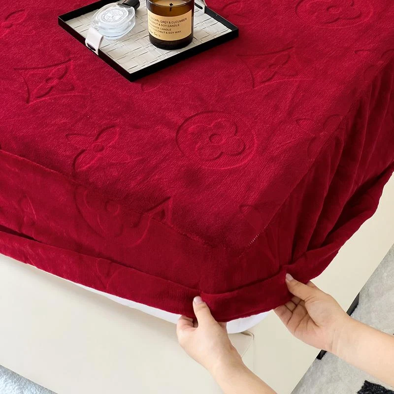 2023年新款珊瑚绒床笠单件冬季红色加绒床罩婚庆铺床床垫套保护罩
