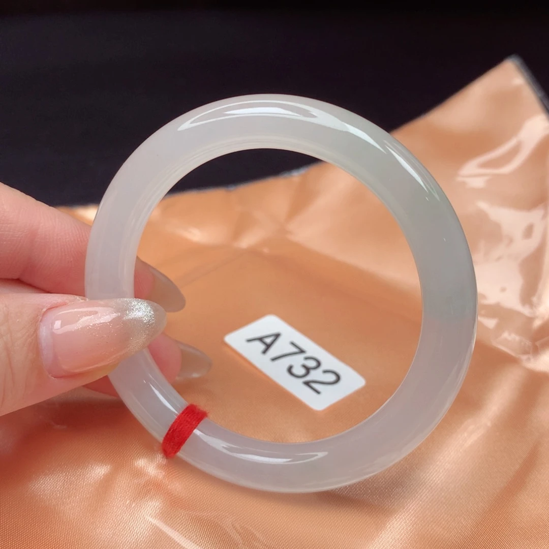 翡翠手镯未镶嵌手镯52