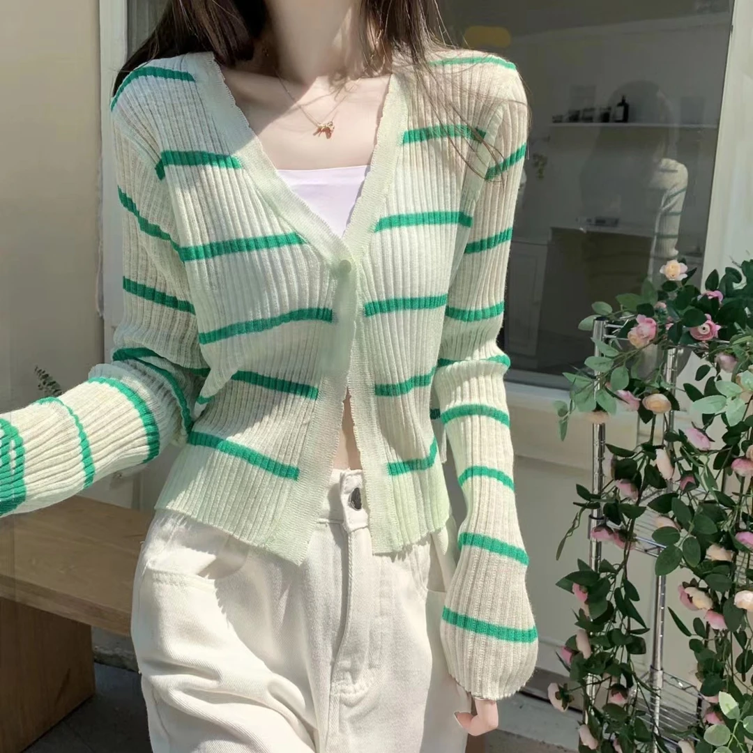 王爱笑家针织开衫时尚百搭气质显瘦短款撞色长袖针织衫修身条纹