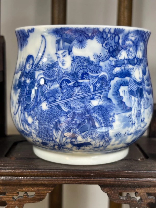 青花手绘人物二郎神搜山图主人杯