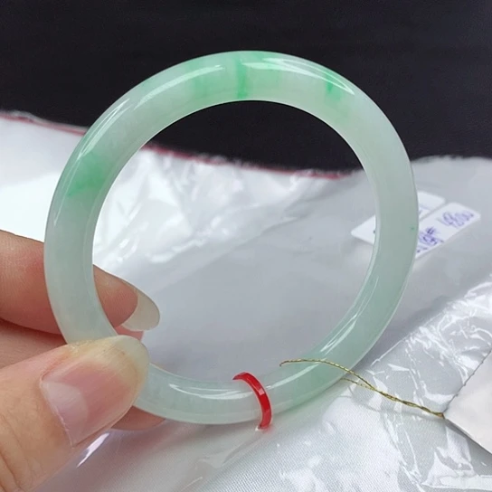 翡翠手镯未镶嵌55圆229