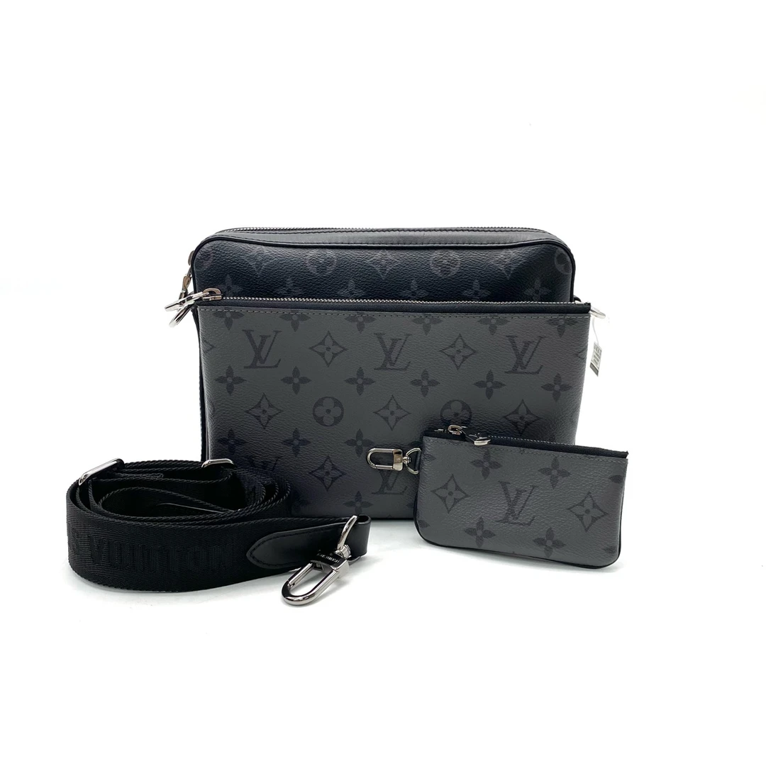 95新 LouisVuitton/路易威登 男士黑武士三合一邮差包 尺寸25/18