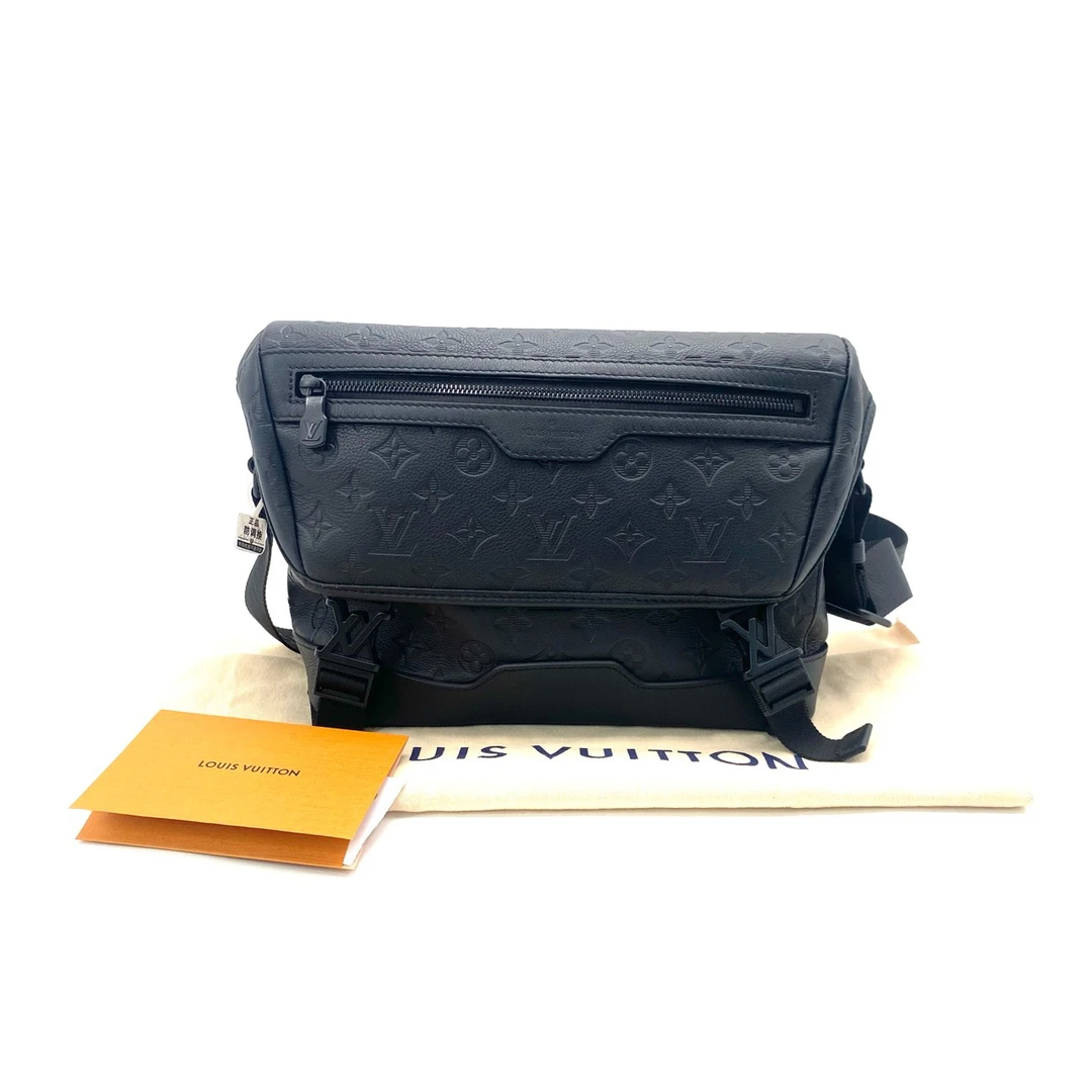 99新 LouisVuitton/路易威登 新款压花VOYAGER邮差斜挎包 尺35/25