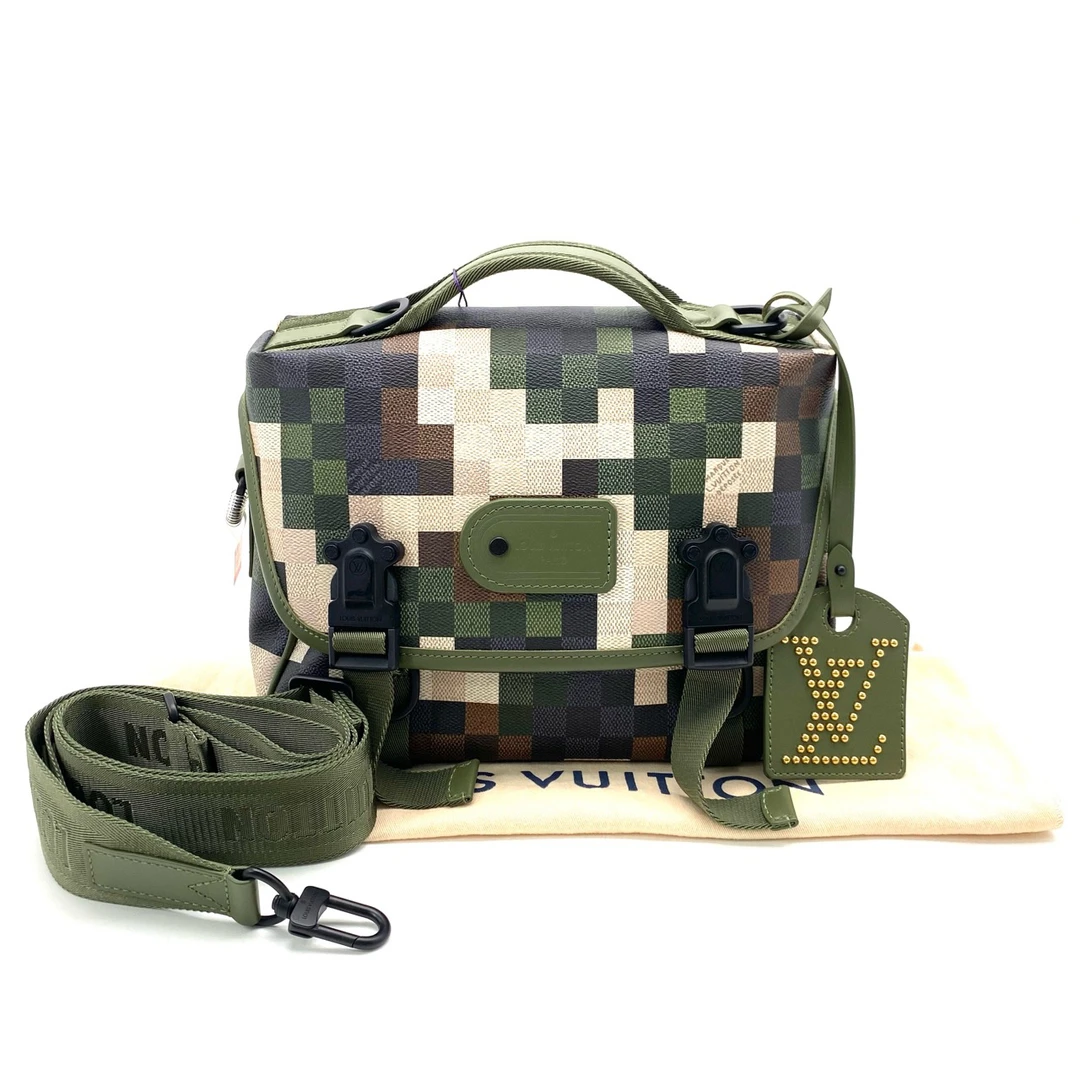 95新 LouisVuitton/路易威登 限量TRAIL迷彩双扣邮差包 尺寸31/22