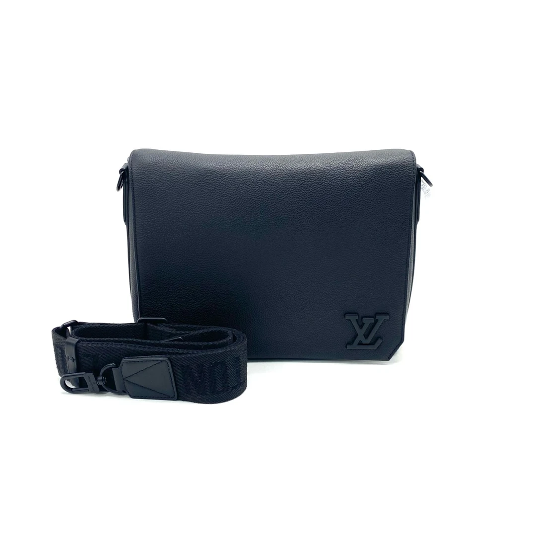 95新 LouisVuitton/路易威登 黑色全皮take off邮差包 尺寸28/24