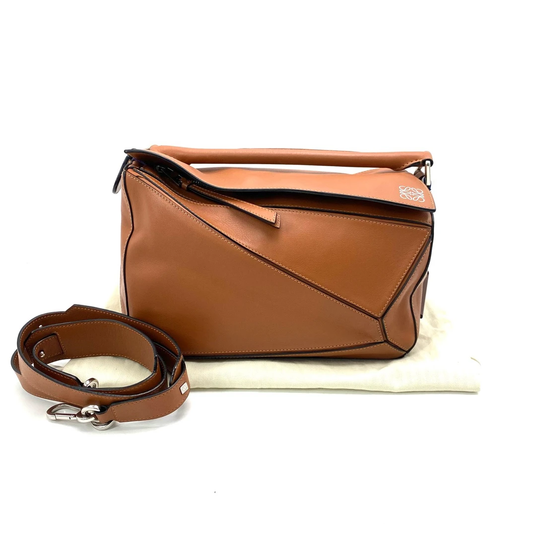 95新 LOEWE/罗意威 焦糖色中号puzzle斜挎包 尺寸29/19