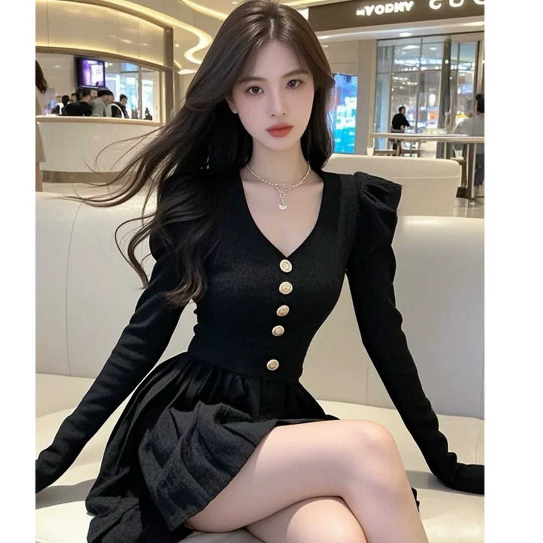 黑色V领长袖针织连衣裙女秋季法式气质千金高级感收腰显瘦短裙子