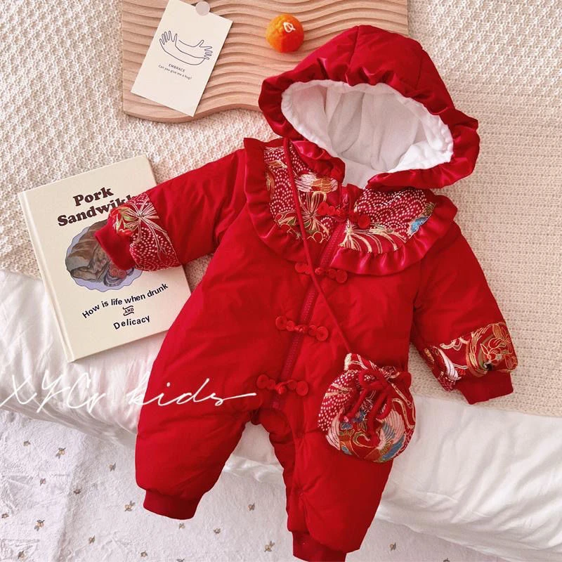 婴儿衣服冬装新生宝宝连体衣加厚年服满月百天周岁礼服外出服哈衣