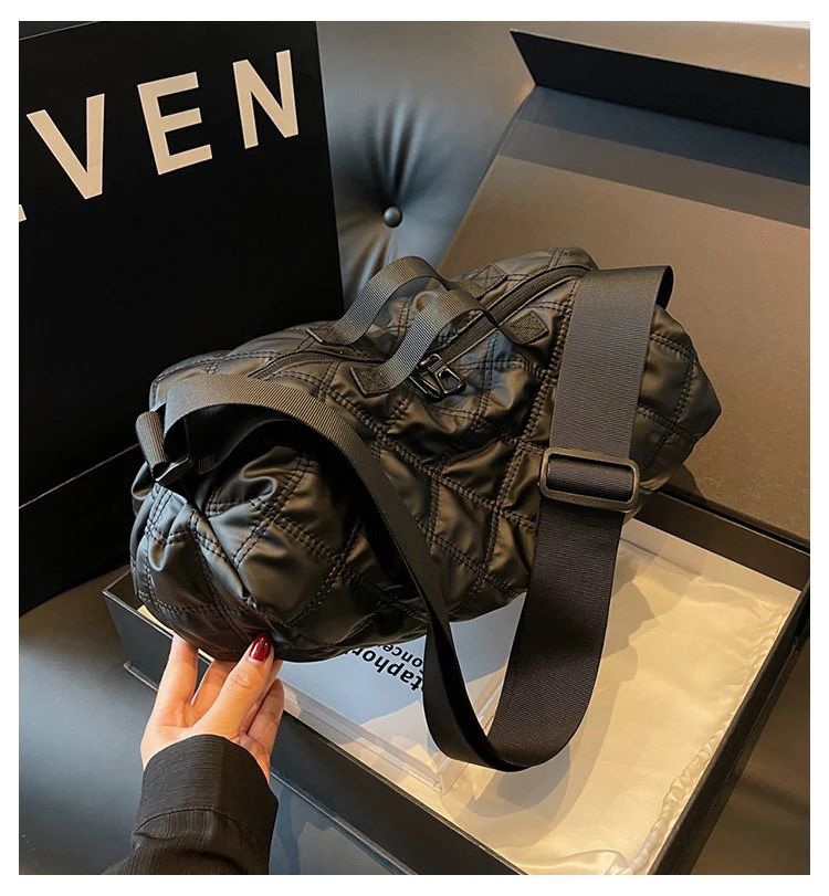 2024春款新品时尚休闲手提单肩斜挎包大容量防水百搭5509