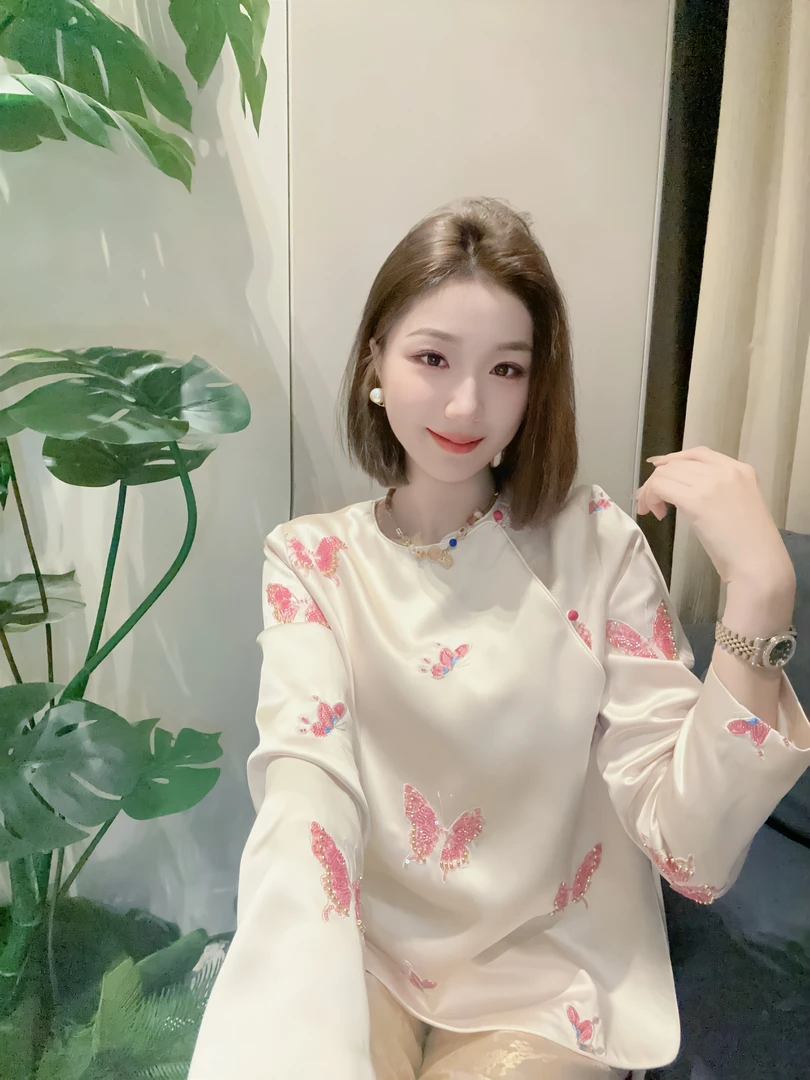 【相思蝶】原创设计师显瘦百搭圆领设计感时尚气质长袖上衣**