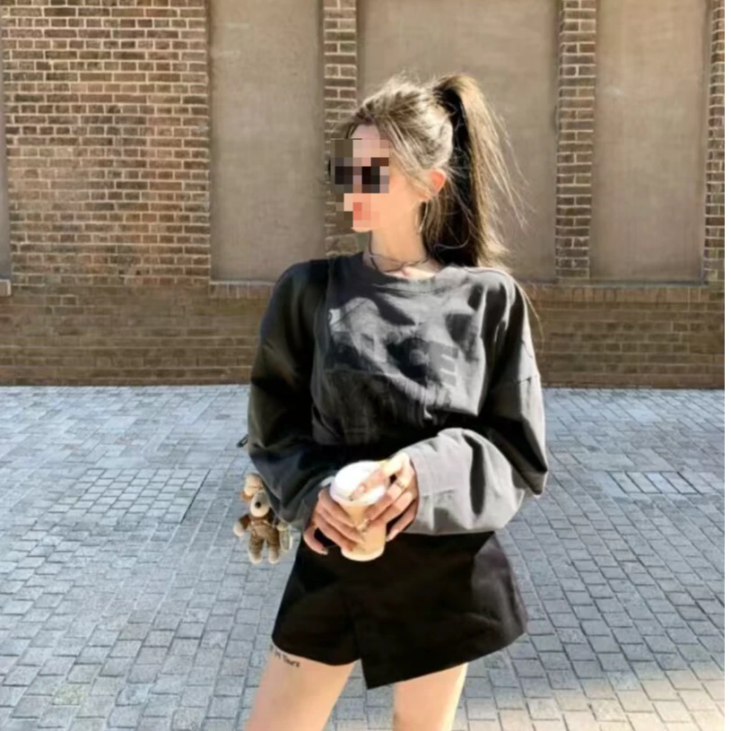 2024秋装新款复古灰色字母长袖T恤+显瘦黑色裤裙两件套气质款女