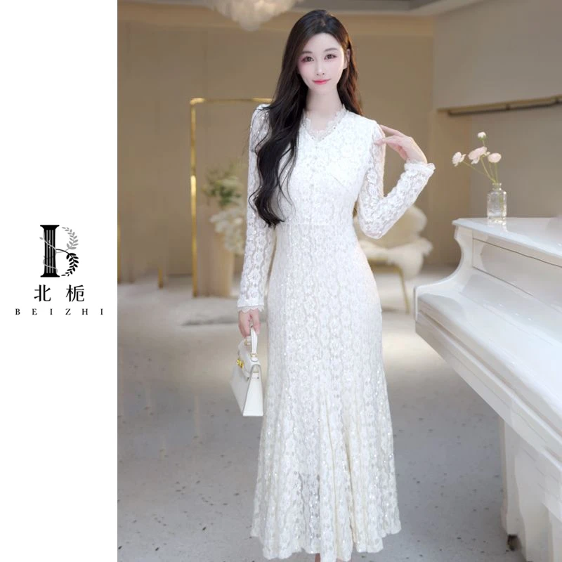 【北栀】V领蕾丝亮片长袖气质连衣裙显瘦收腰长裙 813117