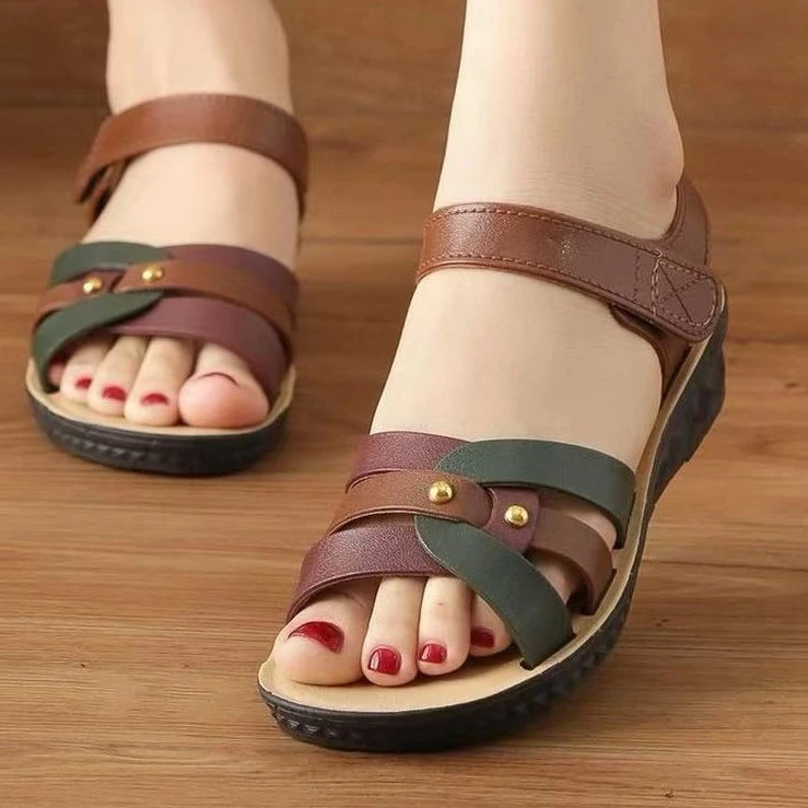 外穿女士凉鞋2025夏季时尚新款软底厚底防滑舒适平底中年妈妈凉鞋