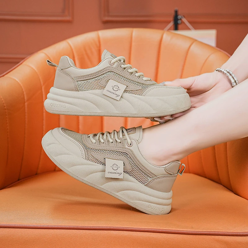 透气网面小白鞋女2024年春夏新款镂空板鞋百搭轻便防滑休闲运动鞋