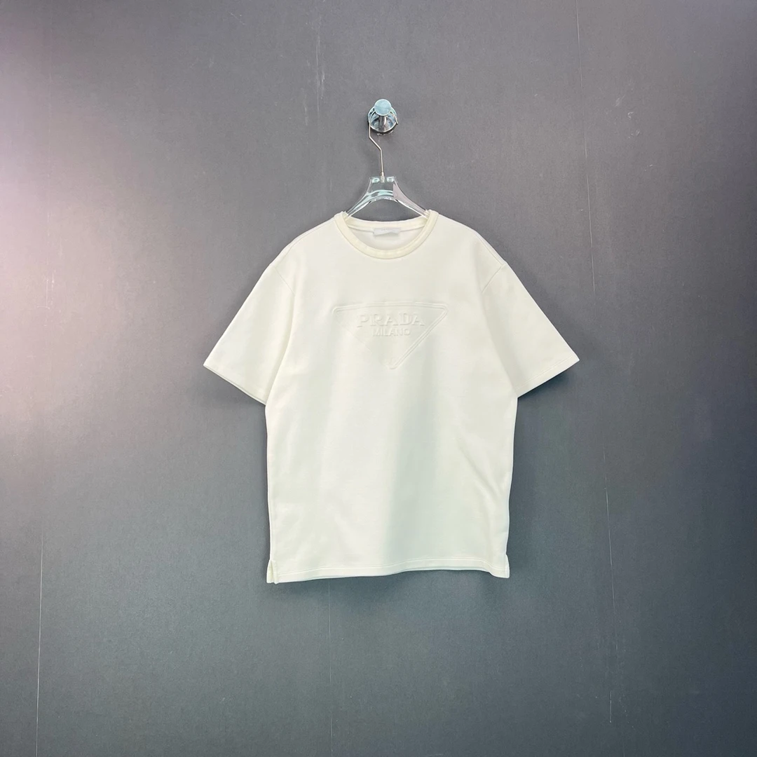 95新 Prada/普拉达 M码/纯色压纹logo印花圆领短袖/9598153