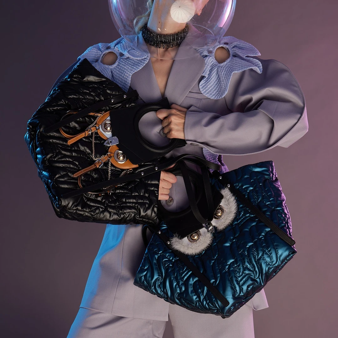 WANACCESSORYWANACCESSORY万蔻冬季绗棉羊羔定型斜挎包包系列