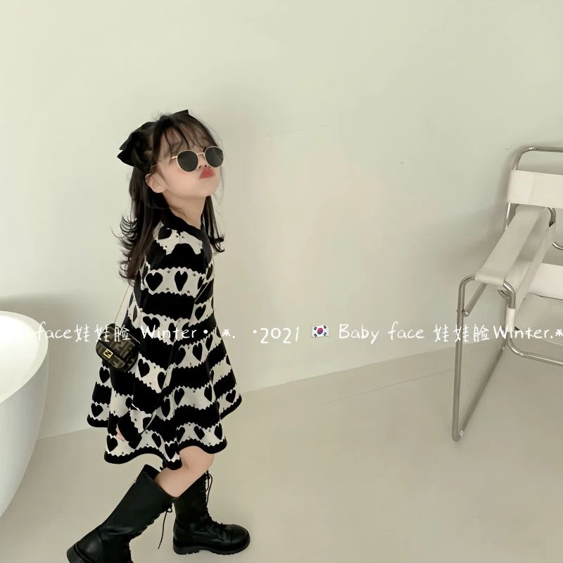 儿童洋气公主裙2022秋冬韩版可爱女宝宝爱心棉线针织打底连衣裙潮