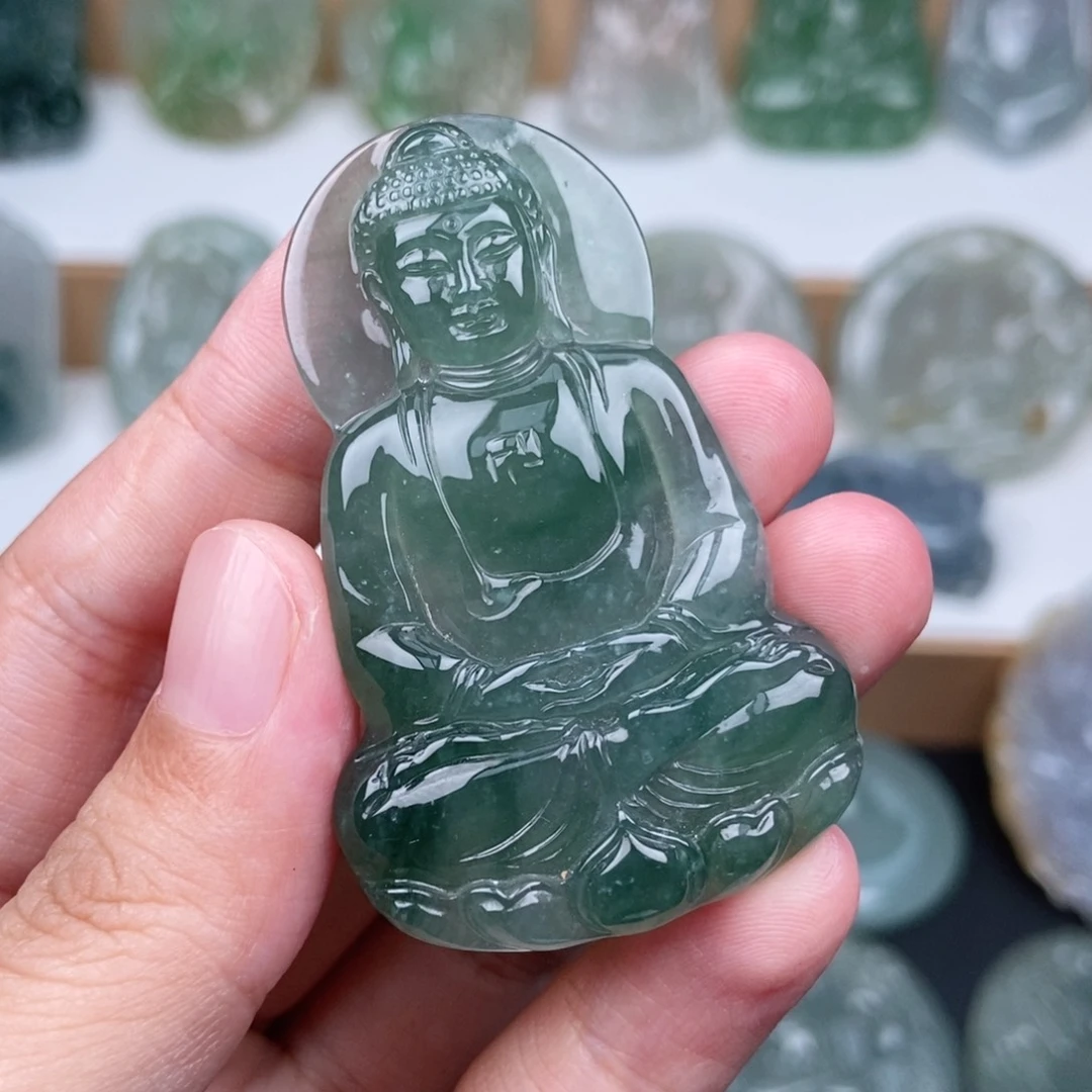 翡翠颈饰未镶嵌大日如来