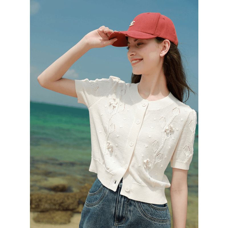 三彩独醒2024夏季新款立体花朵针织衫圆领泡泡袖毛衣开衫轻薄女