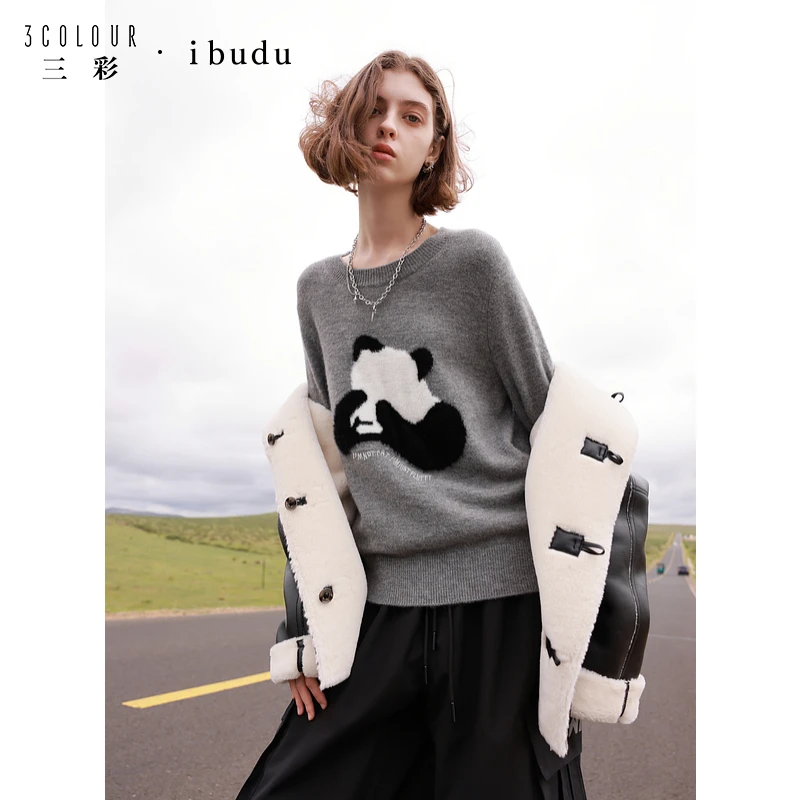 三彩ibudu2024冬季新款圆领长袖熊猫针织衫毛衣套头休闲慵懒女