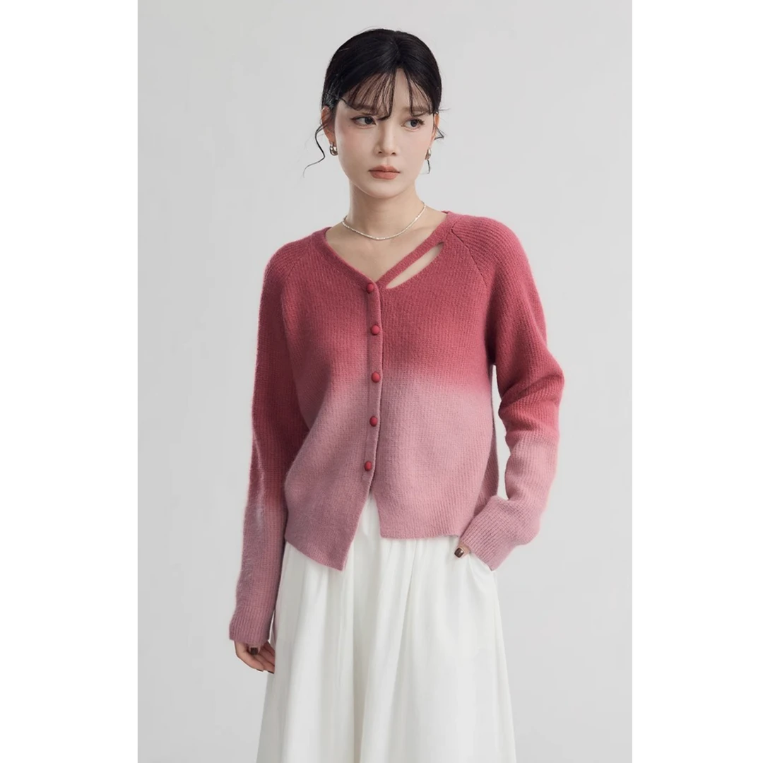 GUIER/桂儿渐变红色针织衫女时尚百搭镂空显瘦v领外套上衣XH4168