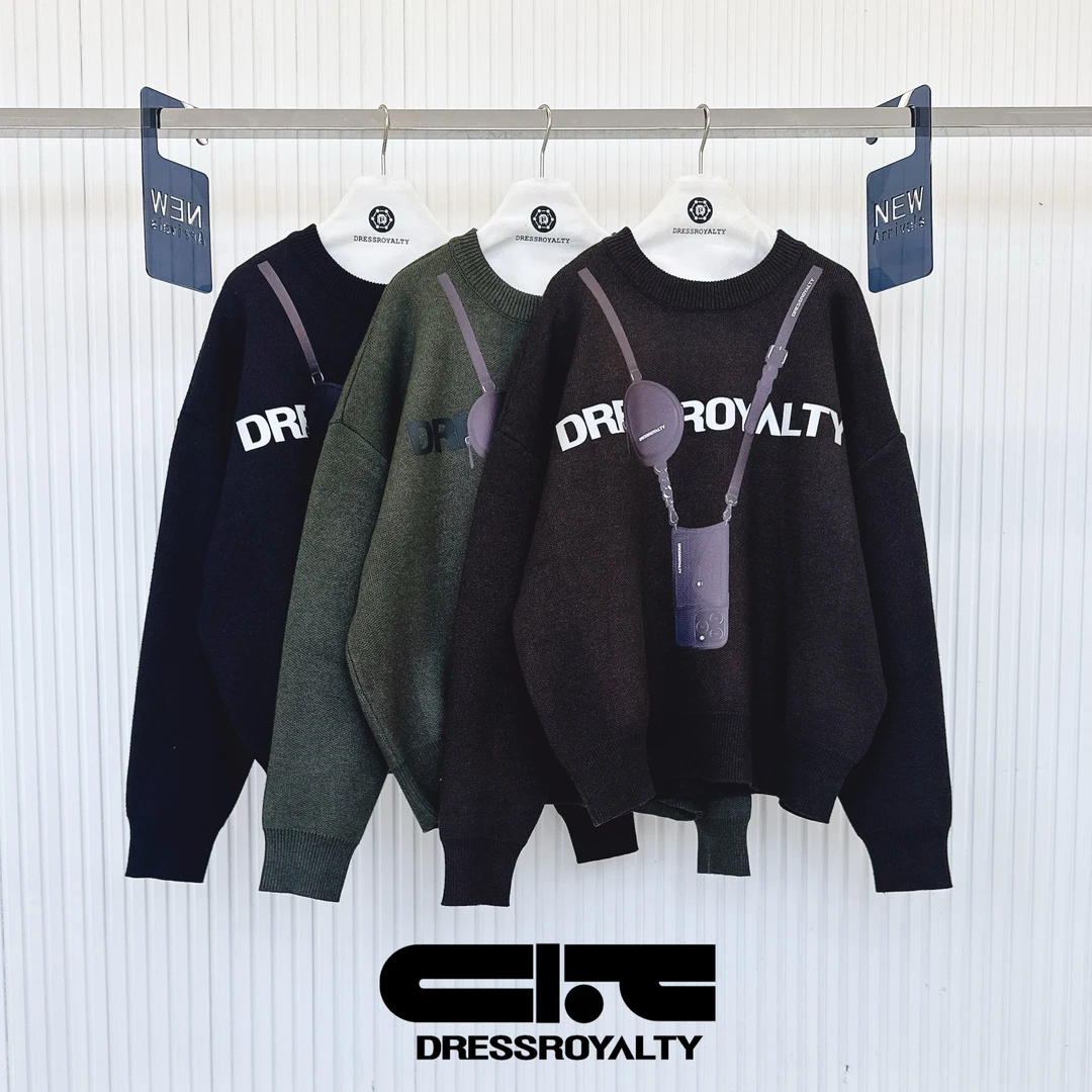 DRESS ROYALTY皮吊袋英文毛衣冬季高克重圆领宽松百搭上衣D0011