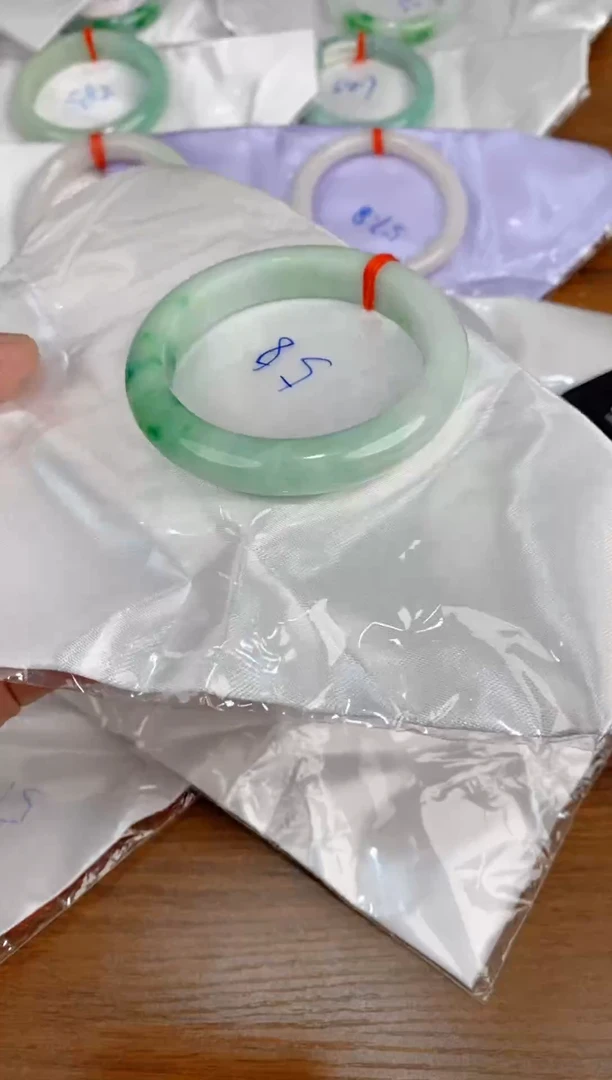 【闪购商品】翠念微正品高质感手镯