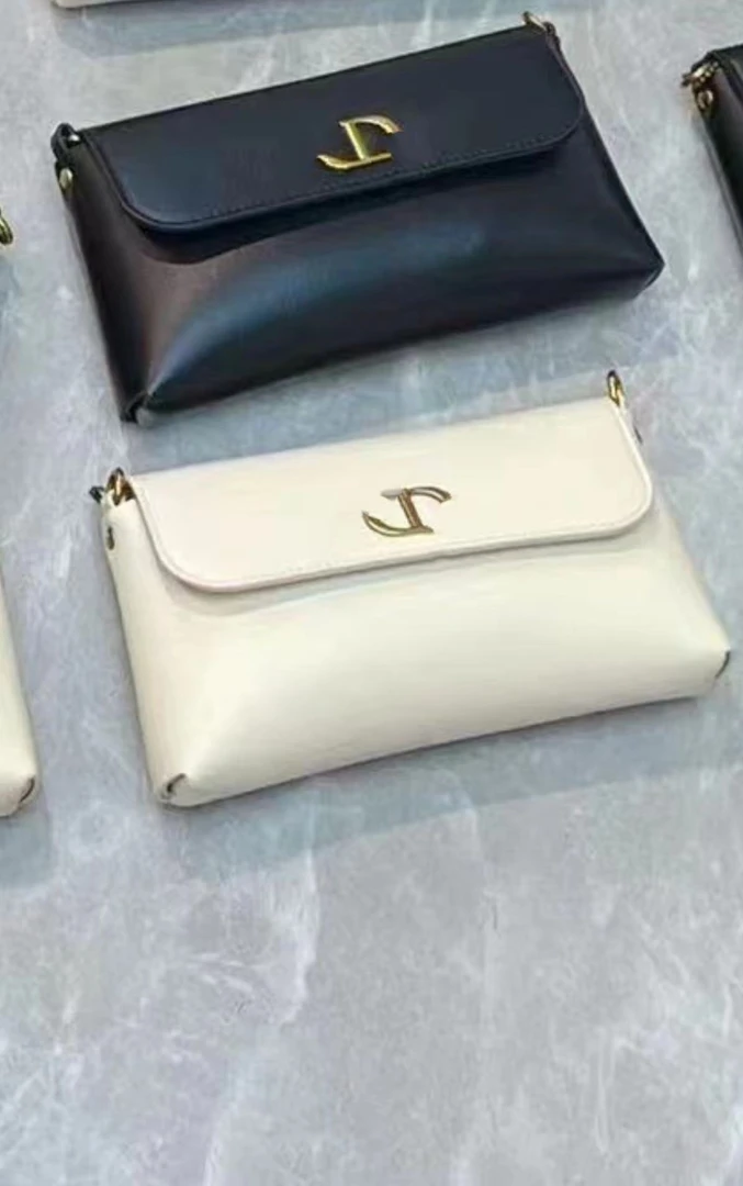 57黑色白色包包