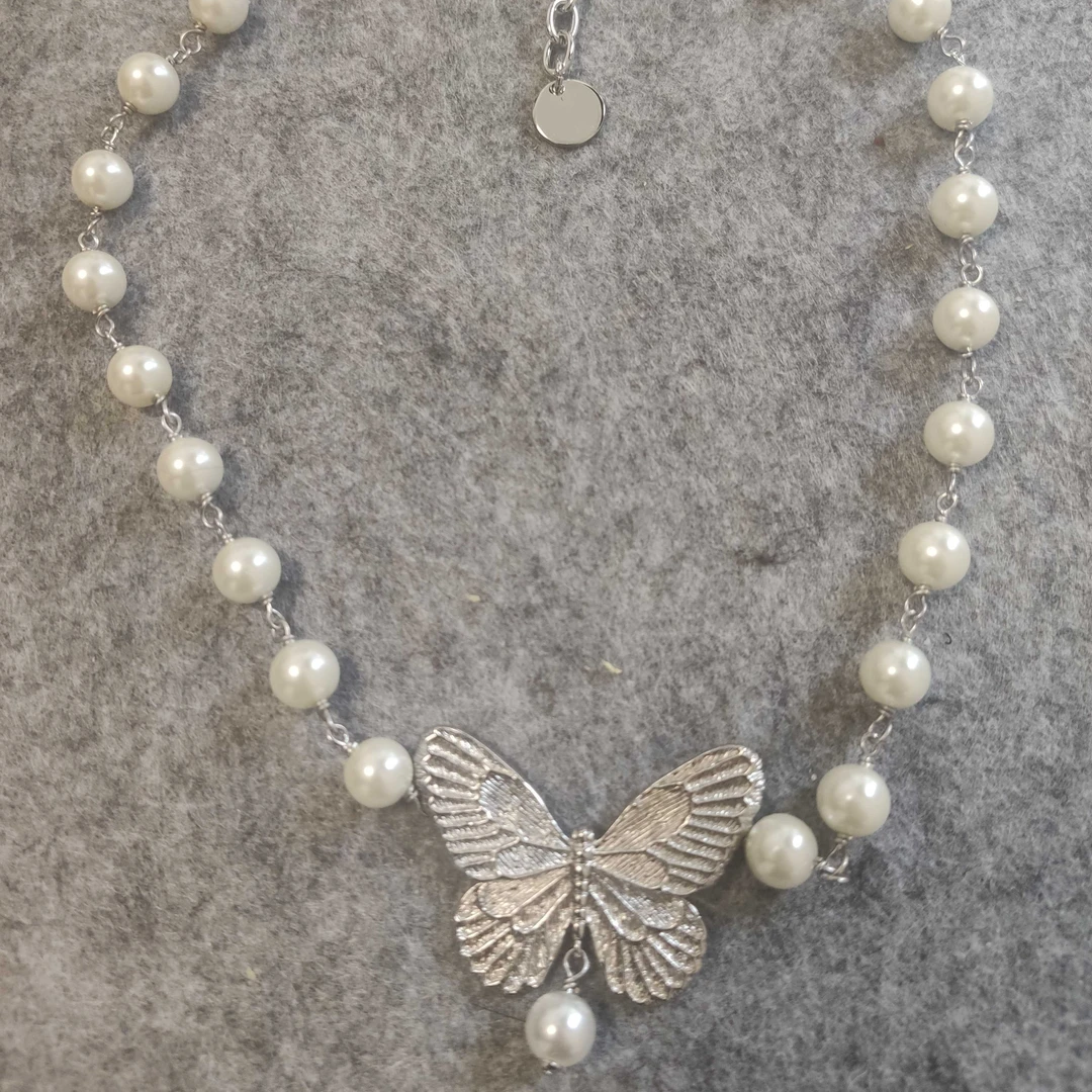 铜合金仿珍珠吊坠 浮雕蝴蝶仿珍珠项链