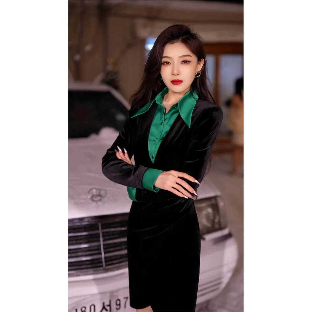 秋季连衣裙女装新款设计小众撞色收腰显瘦名媛风气质小黑裙子