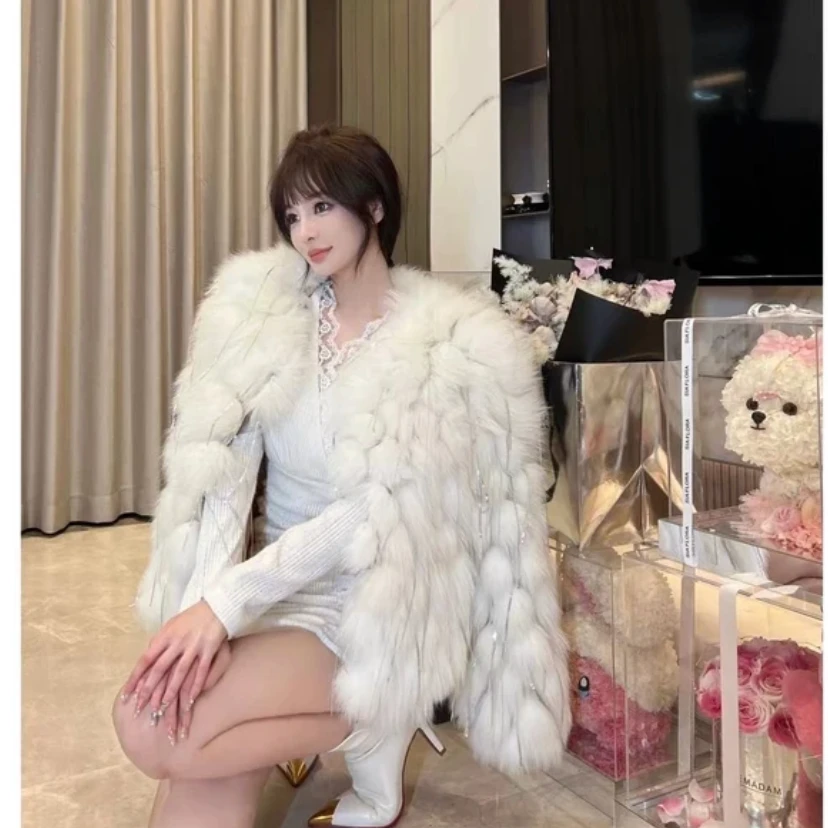 杭州三只牛流苏款外套冬季保暖时尚年轻款轻奢女装