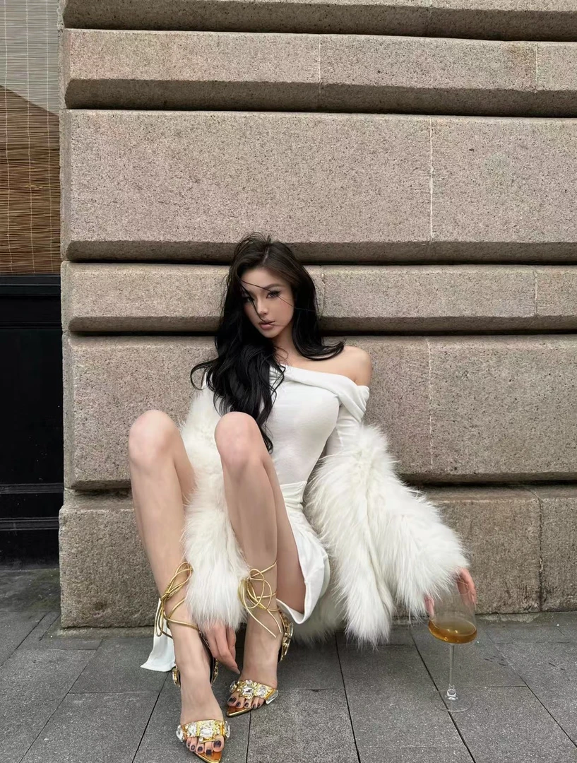 【001-070】果果家冬季轻奢女装外套0113