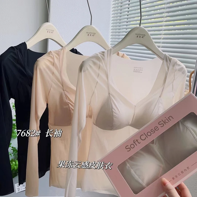 轻薄裸感性感V领舒适透气美肤衣