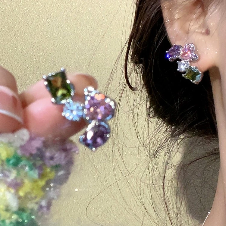 芭比Q了~几何彩色耳钉女轻奢高级感独特耳环ins小众设计耳饰微镶