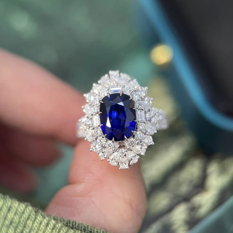 皇家蓝18K金蓝宝石戒指4.08克拉