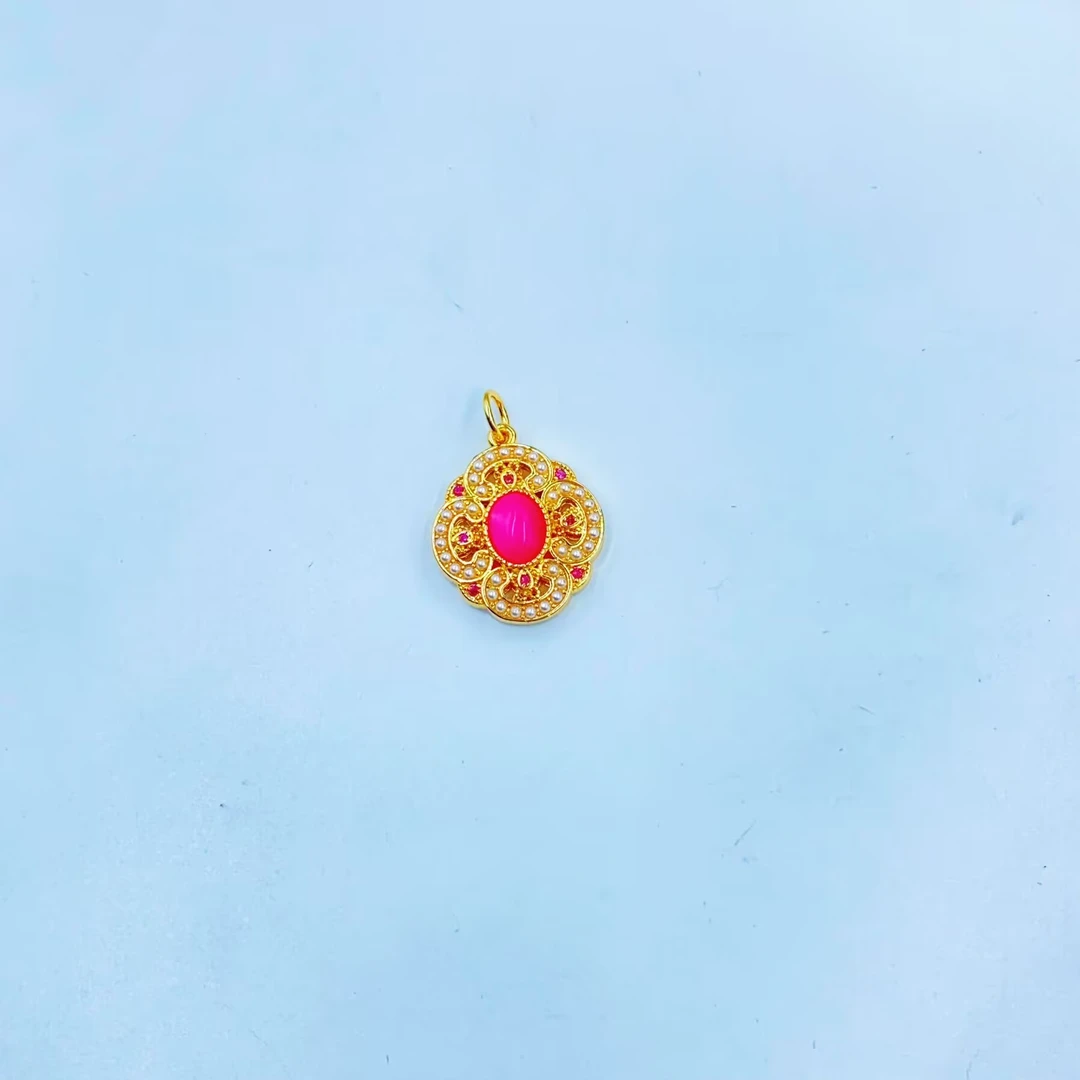 1743 时尚精美镶嵌枚红色吊坠多样性发货