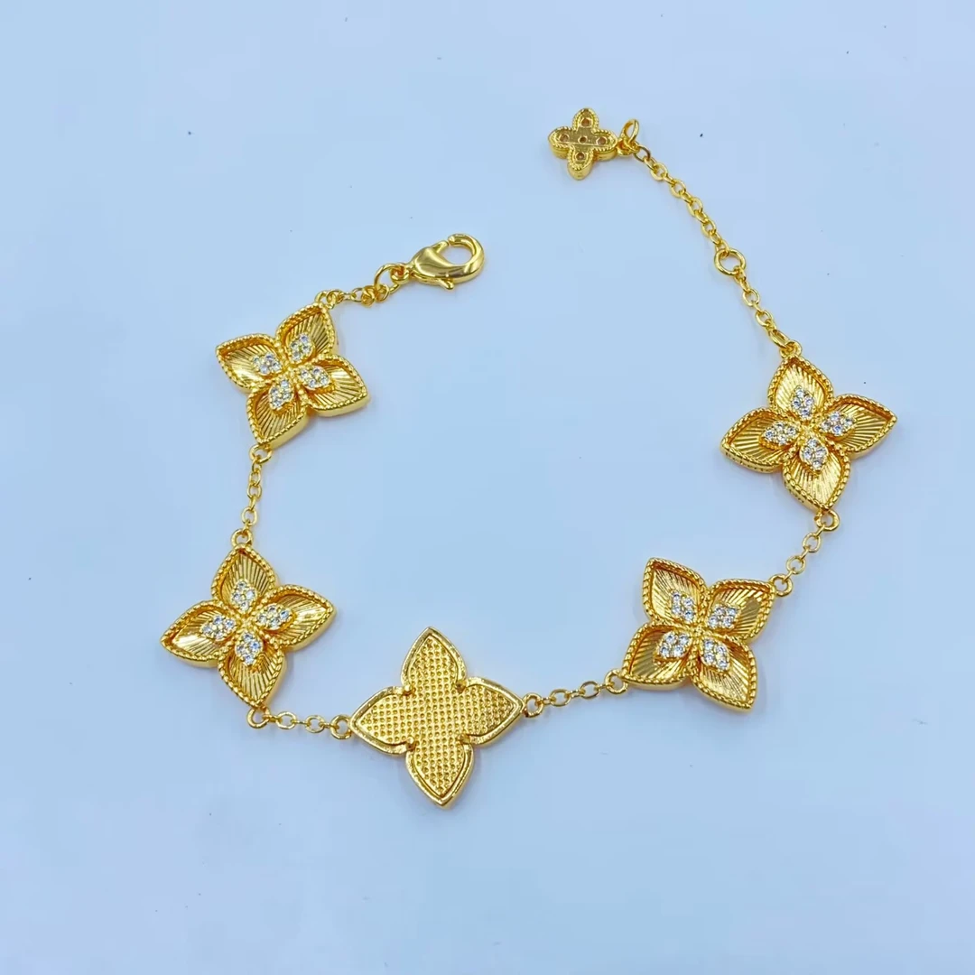 580   精美时尚轻奢黄色五花手链多样性发货