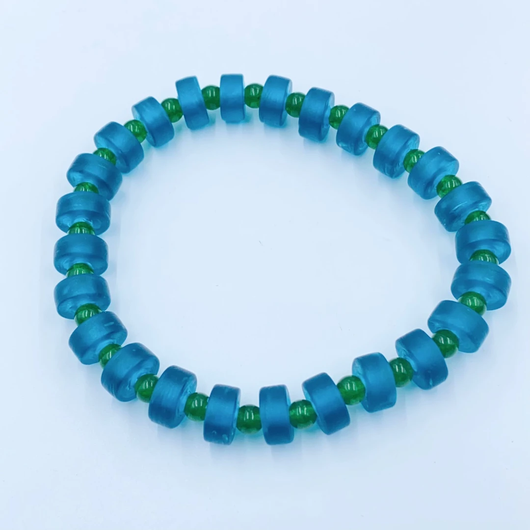 1355  精美蓝色手串多样性发货