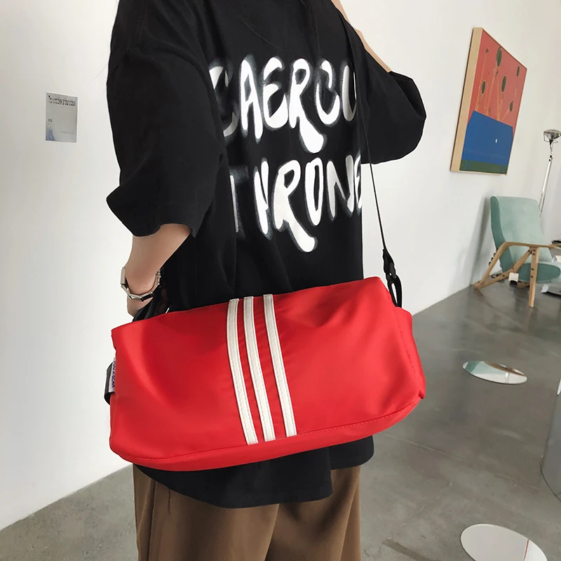 牛津布包包女2024新款时尚运动健身包短途旅行单肩包红色斜挎女包