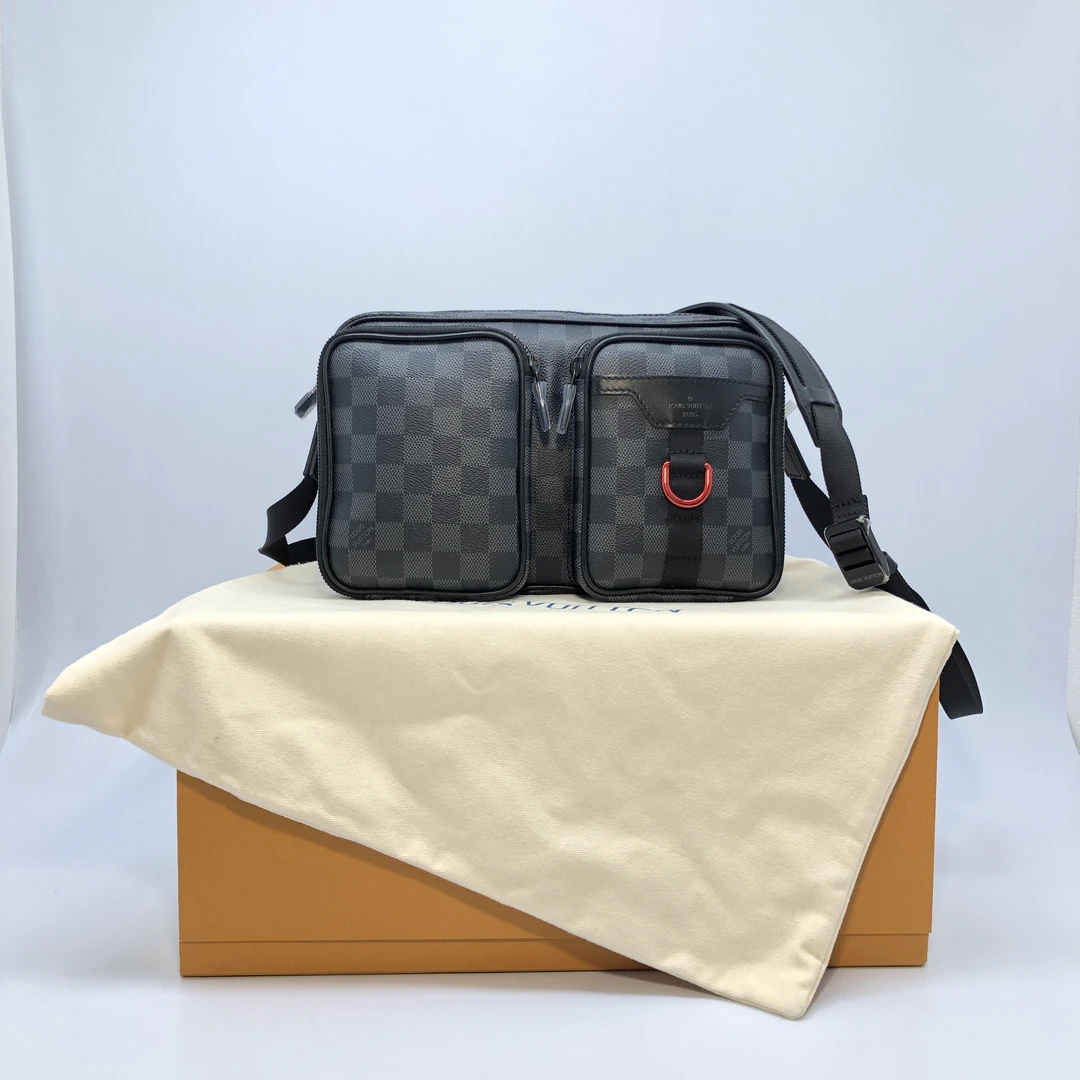 99新 LouisVuitton/路易威登 黑棋盘格炸弹邮差包/3611号