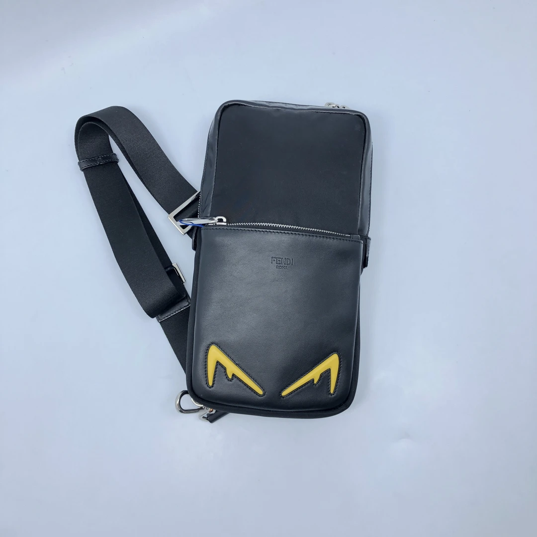 95新 FENDI/芬迪 小怪兽胸腰包/3704号