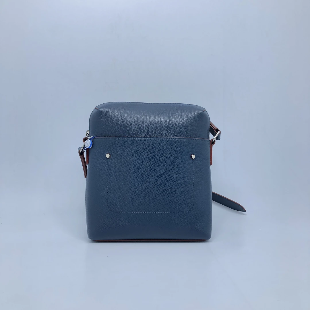 95新 LouisVuitton/路易威登 蓝皮斜挎包/3650号男士时尚休闲百搭