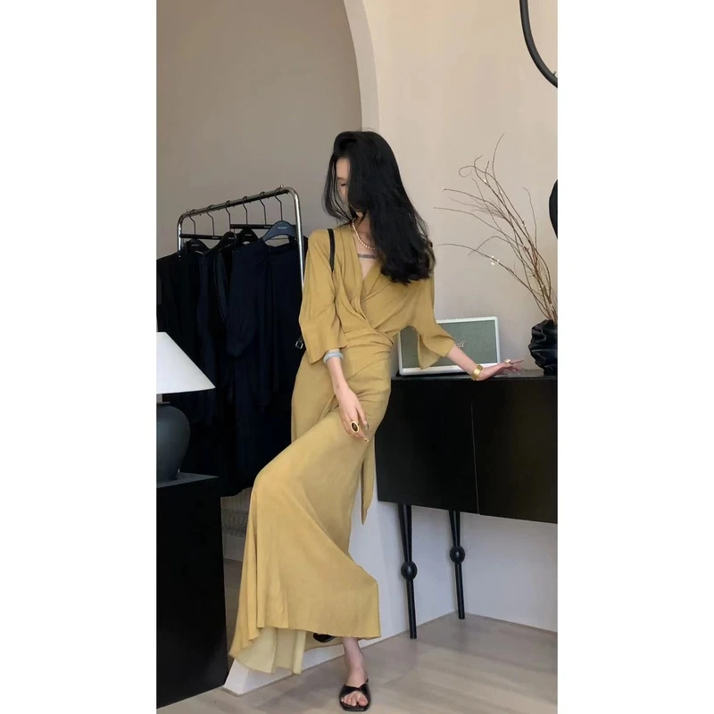 二静不饿 2024韩国（主角）高级感气质叠领围裹式显瘦长裙子 9122