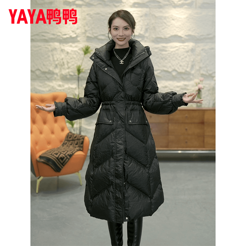 YAYA/鸭鸭中长款羽绒服女收腰连帽保暖显瘦2023冬季新款韩版外套