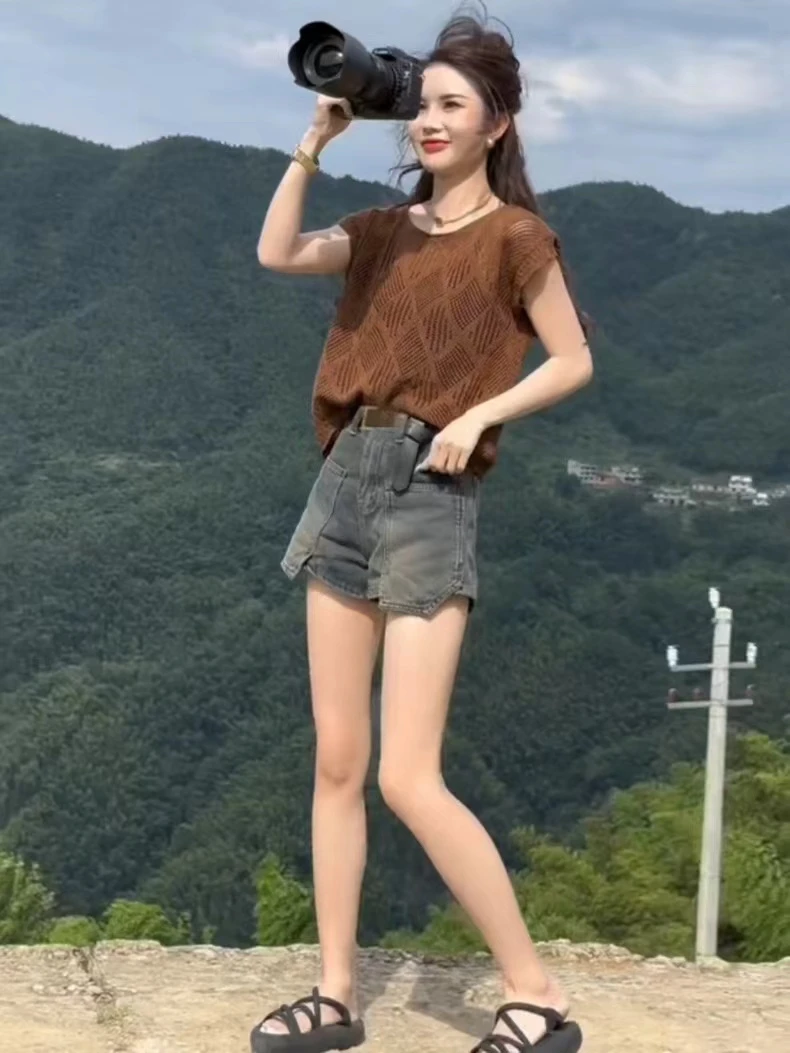 夏季时尚方格镂空露背系带气质圆领上衣+复古高腰直筒牛仔短裤