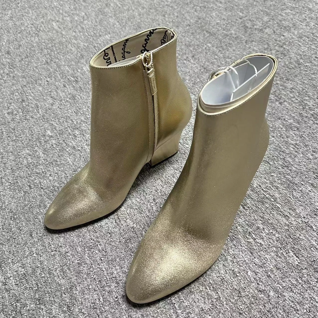 99新 FERRAGAMO/菲拉格慕 38码/折扣 金色切尔西高跟短靴 1579