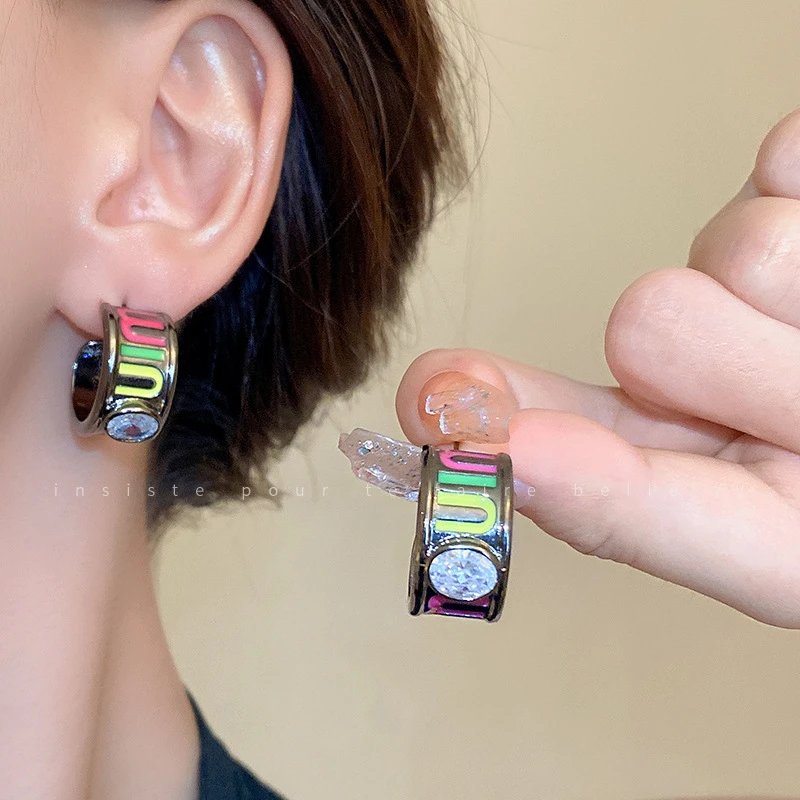 银针辣妹甜酷风锆石字母C形耳钉 小众个性设计感耳环简约气质耳饰