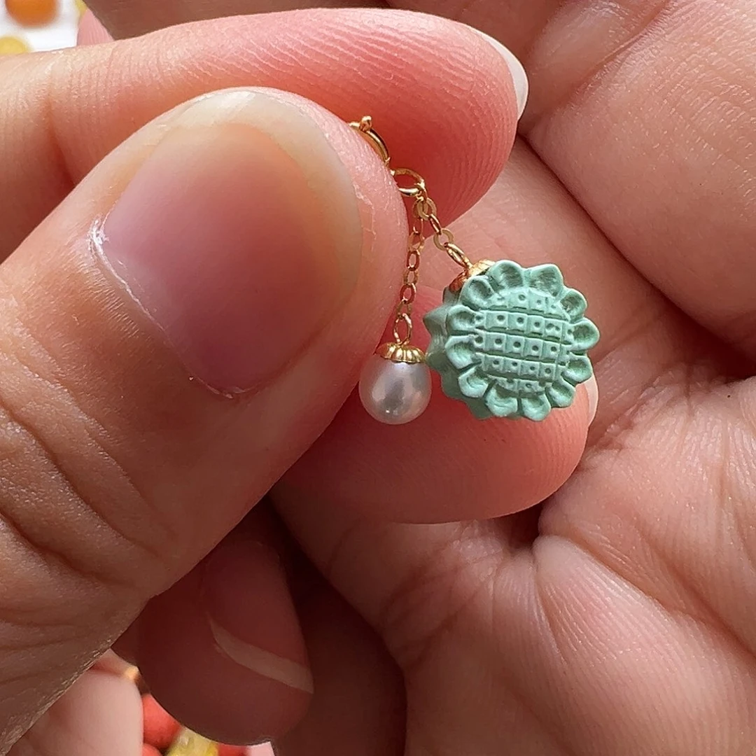 绿松石吊坠(不含链)18K金镶嵌