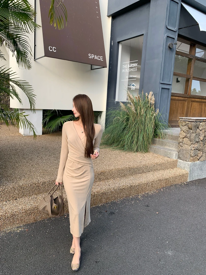 Breezy Z V领不规则收腰显瘦针织长袖法式修身长款长裙BZ4IBL11